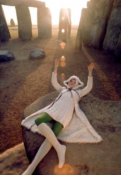Norman Parkinson British Vogue 1971 414x600 - The Astrology of the Supermoon Eclipse