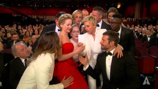 Ellen de Generes Oscars Selfie 600x338 - The South Node in Aquarius 2017-2018