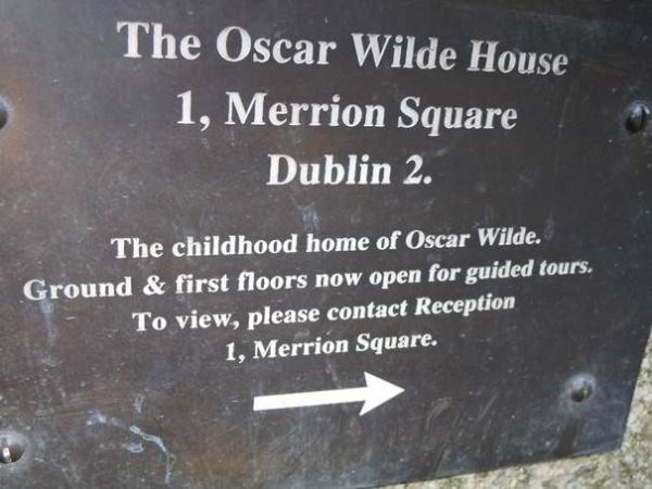 Oscar Wilde Merrion Square 600x450 - Ireland Astrology - Irish Horoscopes
