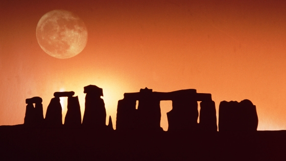 stonehenge 3 - Moon 50 Astrology Secrets