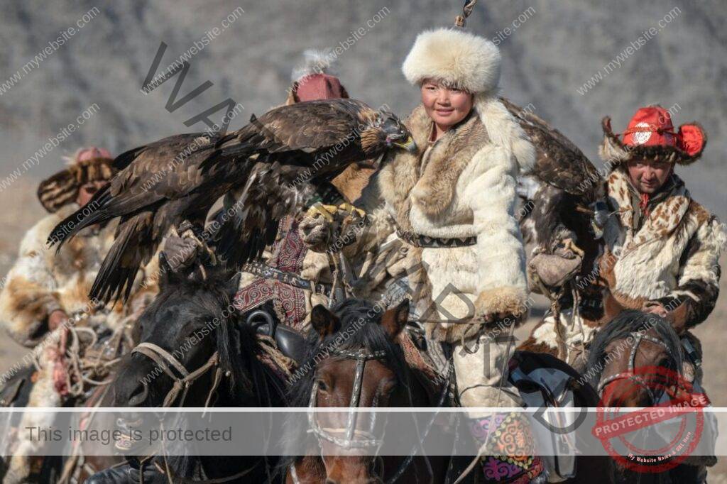 Mongolian Huntress lightscape-5FCB2LLr-fM-unsplash