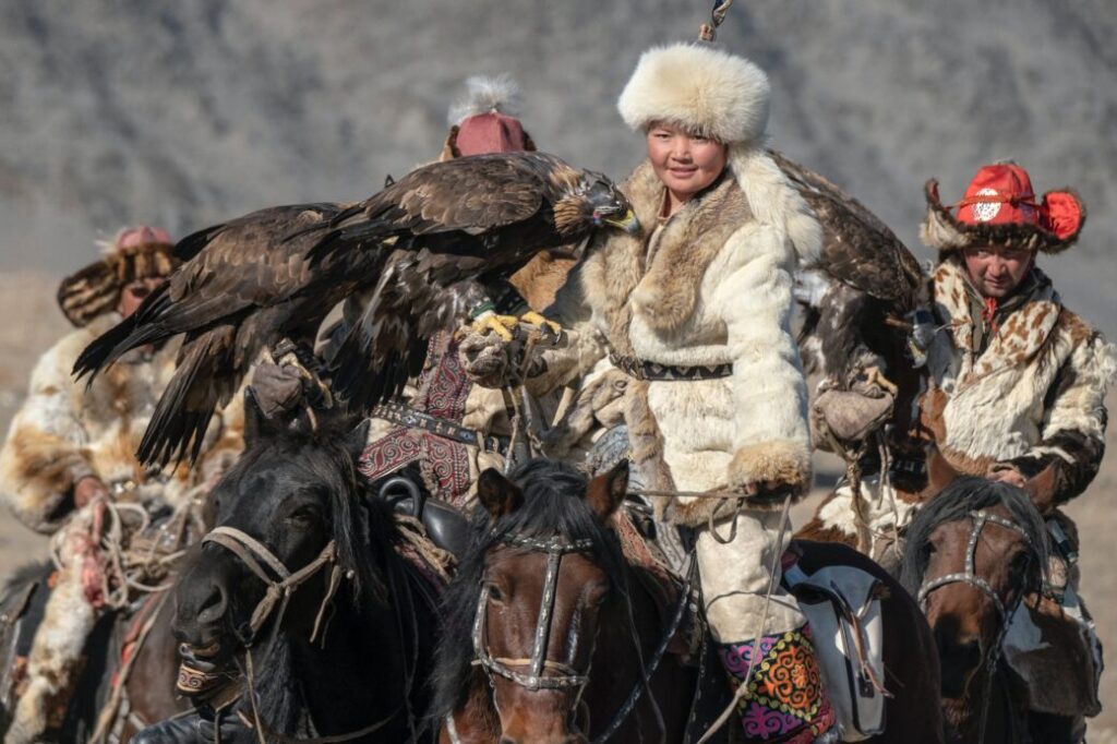 Mongolian Huntress lightscape-5FCB2LLr-fM-unsplash